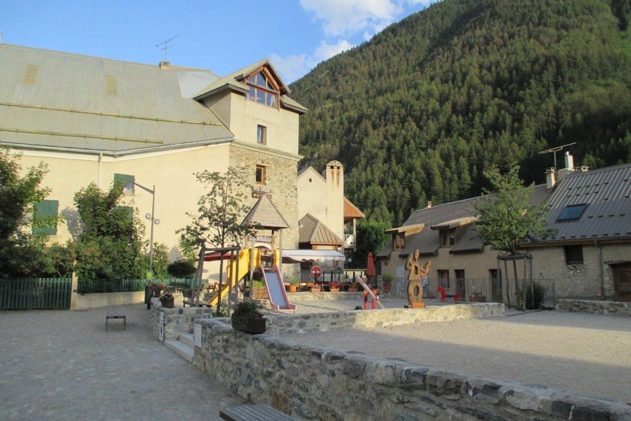 Le Gite Les Melezes Villar-d'Arene Екстер'єр фото
